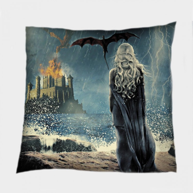 Pernă decorativă Daenerys Urzeala Tronurilor- Game of Thrones Daenerys 
